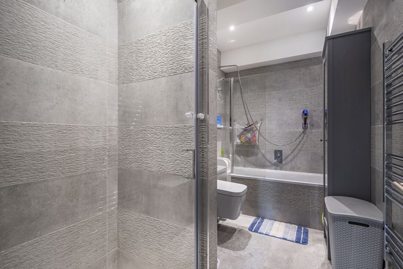 En-suite- click for photo gallery